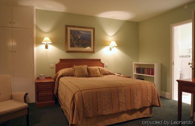 Hurtwood Hotel Peaslake Habitación foto