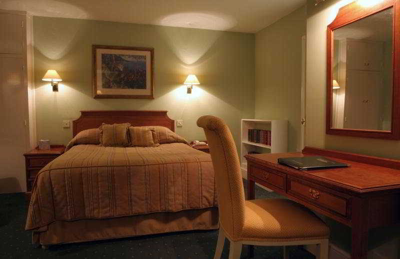 Hurtwood Hotel Peaslake Habitación foto
